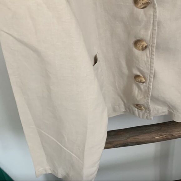 Cotton Linen Beige Cropped Top / Blazer 
by Willie Smith - Picture 4 of 8